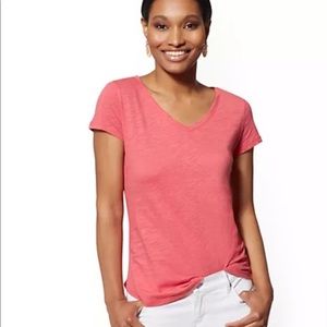 NWT New York and Company Soho jeans  Rainbow Hampton V-neck tee large